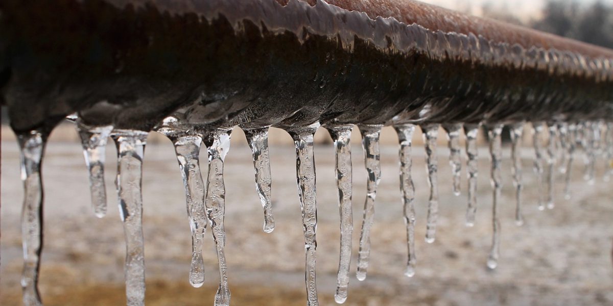 preventing frozen pipes in winter